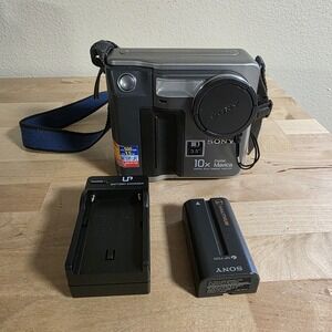 Sony Mavica MVC-FD7 Digital 90s y2k Floppy Camera 0.3MP 10x Zoom Silver WORKS